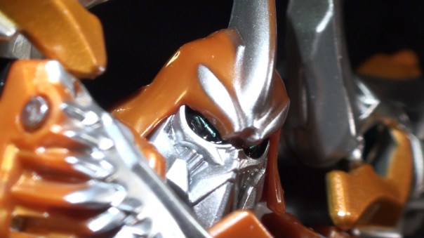 aoe-voyager-grimlock-06