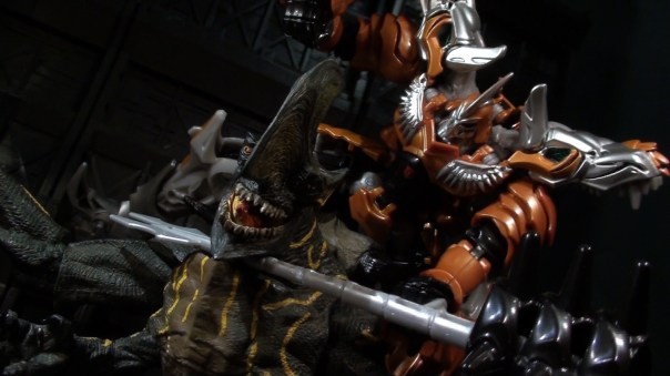 aoe-voyager-grimlock-08