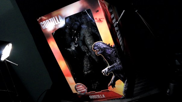 neca-24in-godzilla-01