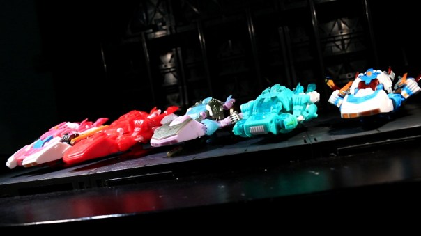 azaleacars-hovering-01