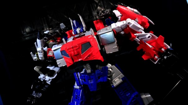 combinerwars-optimusprime-09