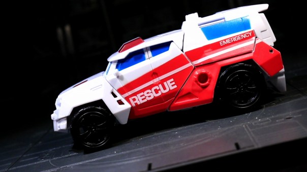 combinerwars-firstaid-02