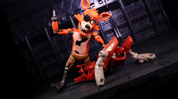 funko-fnaf-foxy-08