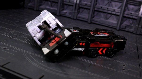 titansreturn-laserbeak-09