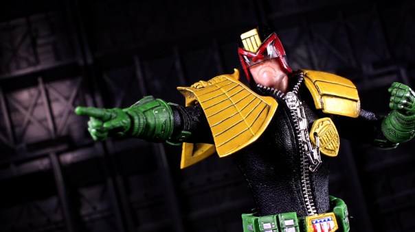 mezco-dredd-05